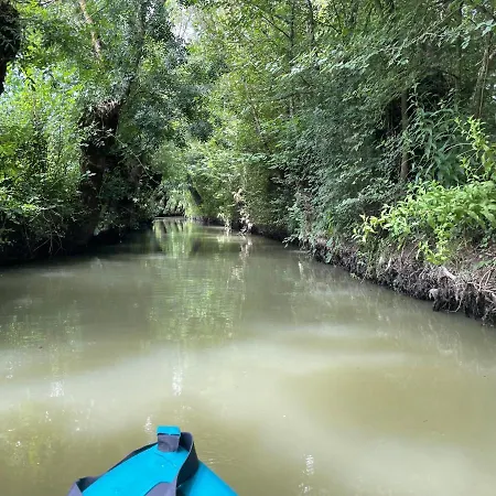 Дом отдыха Maison De Familiale Au Coeur Du Marais Poitevin Maillezais