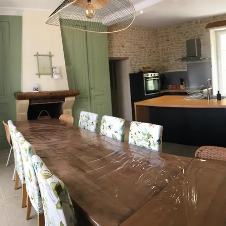 Дом отдыха Maison De Familiale Au Coeur Du Marais Poitevin