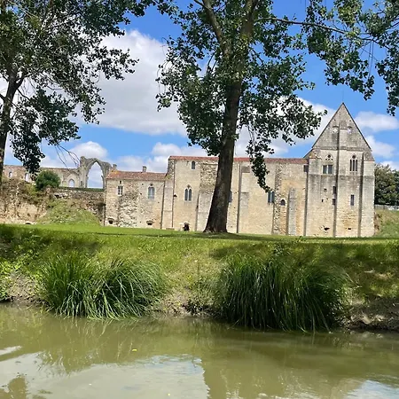 Maison De Familiale Au Coeur Du Marais Poitevin Дом отдыха Maillezais
