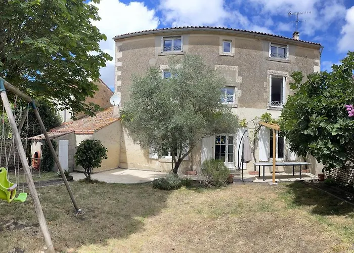 Maison De Familiale Au Cœur Du Marais Poitevin *